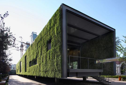 A Grassy Green Showroom Springs up in Beijing