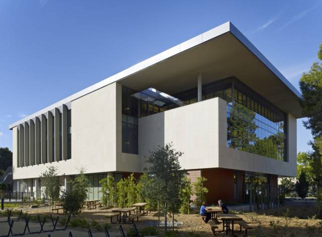 Translational Research Center, Palo Alto, USA